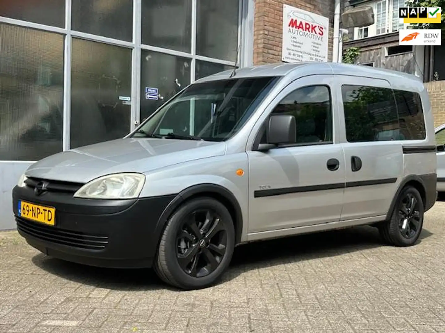 Opel Combo Tour 1.6 Benzine Comfort APK 2026 Gris - 1