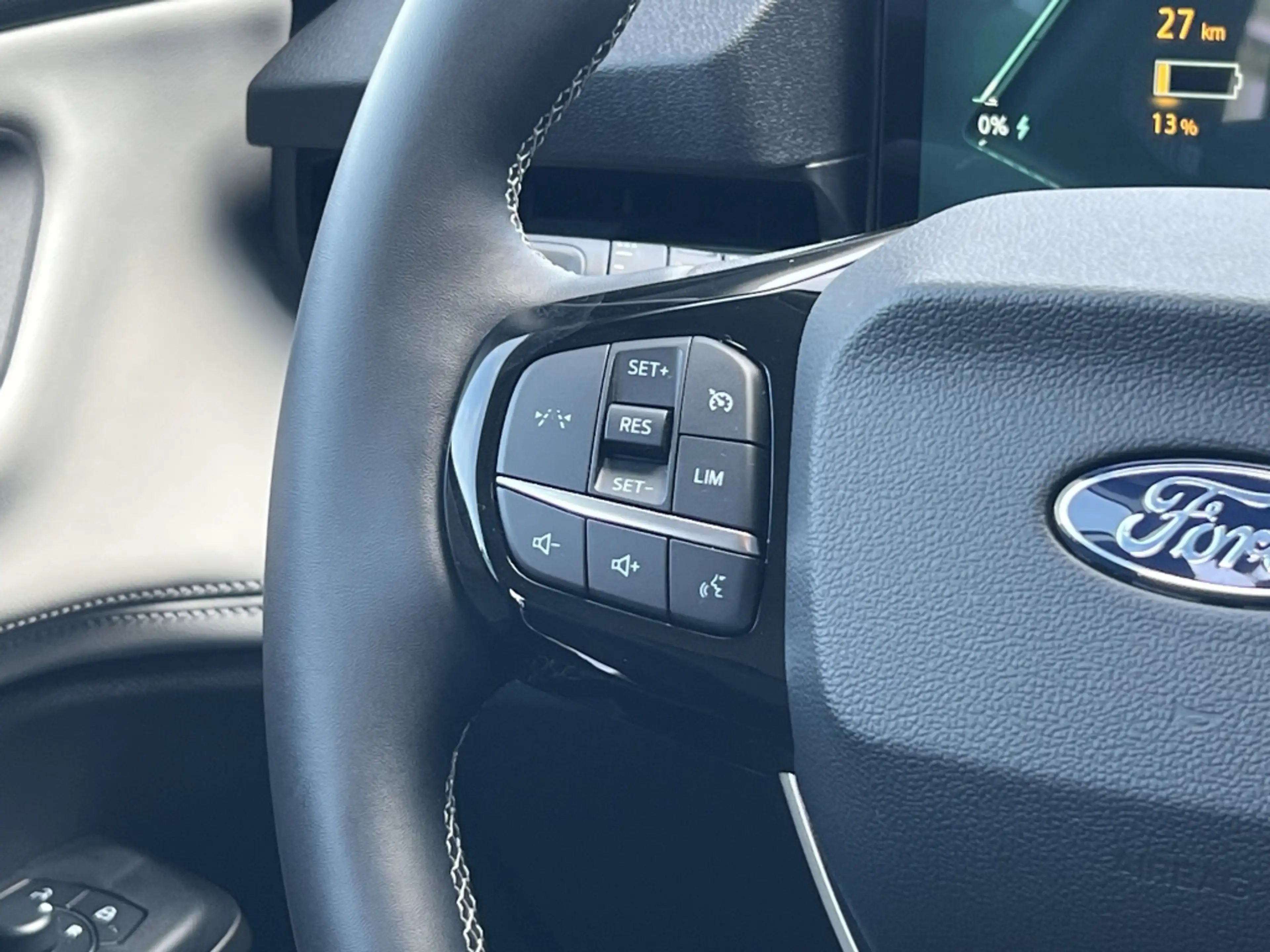Ford Puma Gen-E Select 47 kWh — photo 12