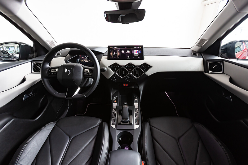 DS Automobiles DS 3 DS3 E-Tense Esprit de Voyage — photo 8