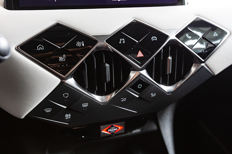 DS Automobiles DS 3 DS3 E-Tense Esprit de Voyage — photo 12