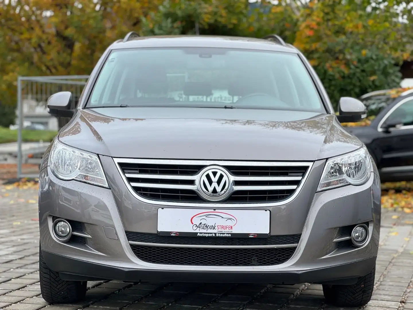 Volkswagen Tiguan Trend & Fun / 63500 KM / 1. Hand / Gris - 2
