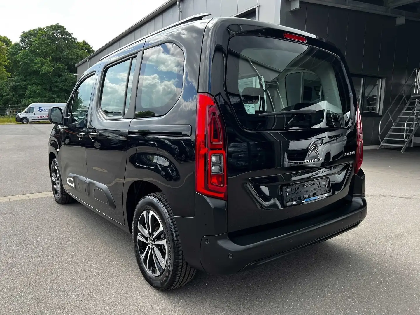Citroen Berlingo 1.5 HDI PDC KAM NAV 16LM Sitzh. Keyless Noir - 2