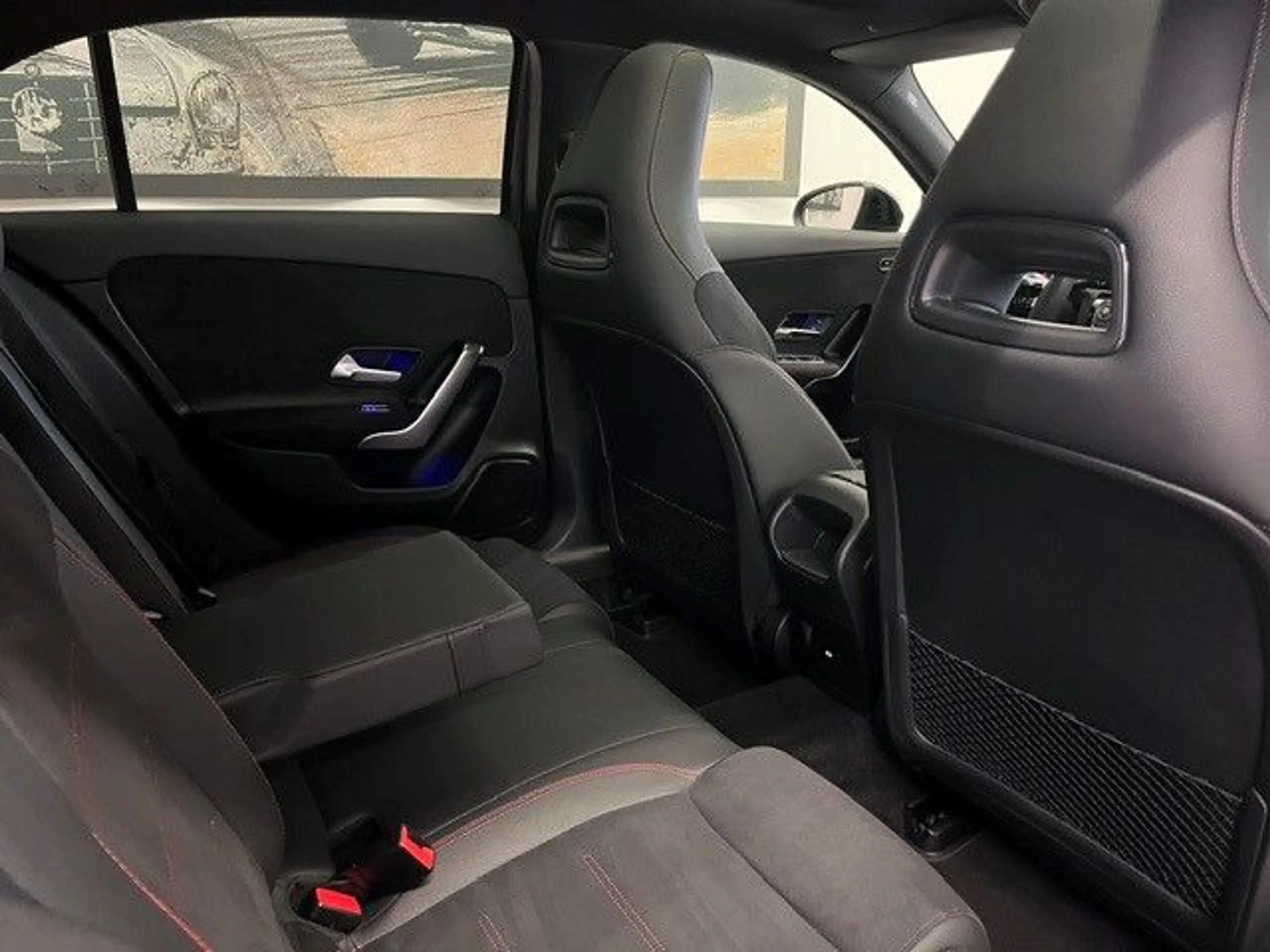 Mercedes-Benz A 250 e AMG-Line Panorama Distronic Keyless Go — photo 10