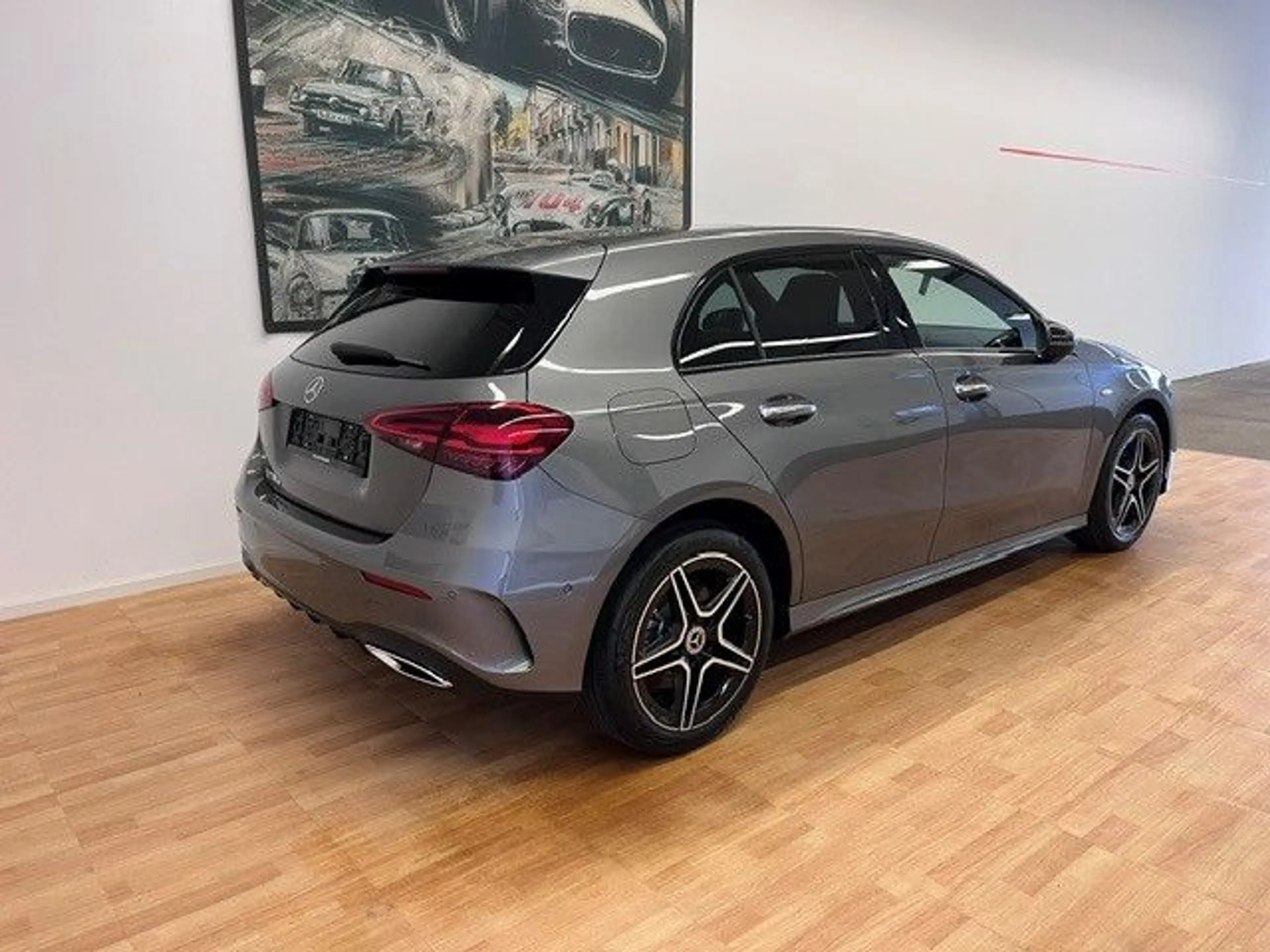 Mercedes-Benz A 250 e AMG-Line Panorama Distronic Keyless Go — photo 2
