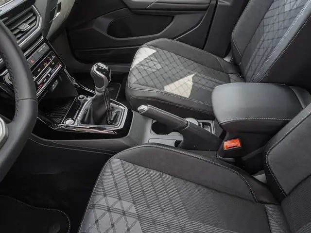 Volkswagen T-Cross view 15