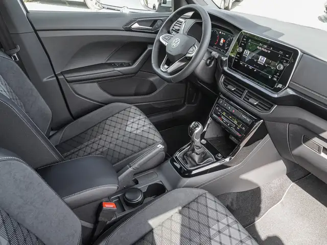 Volkswagen T-Cross view 8