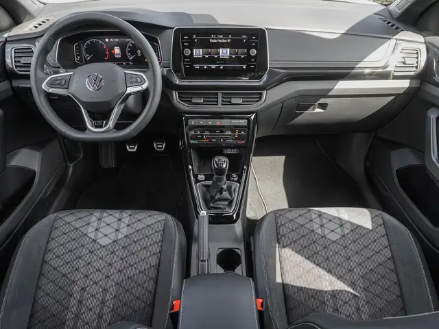 Volkswagen T-Cross view 10