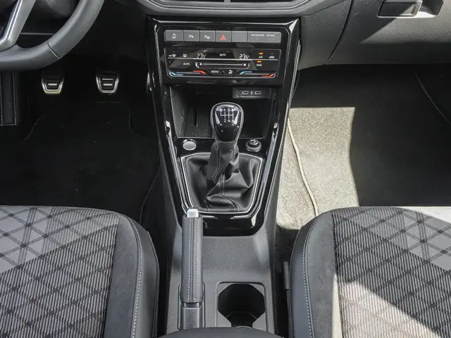 Volkswagen T-Cross view 14