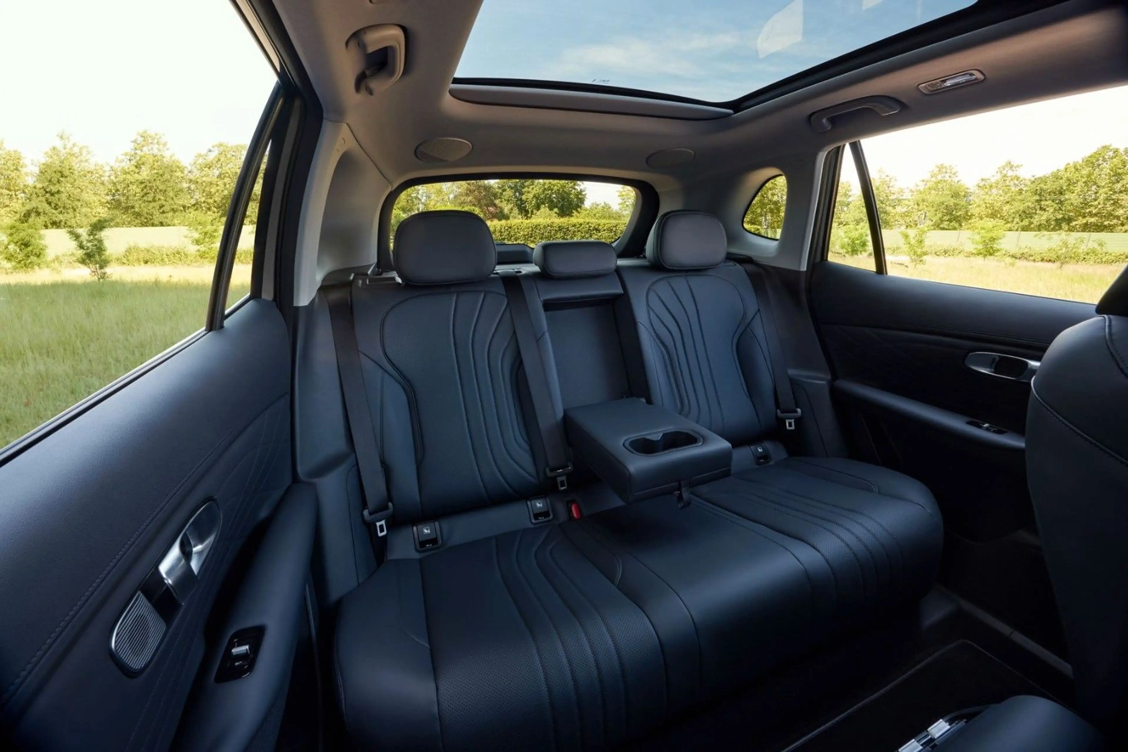 Geely Starray EM-i MAX+ PHEV E.Heck Pano HUD PDC V+h — photo 15