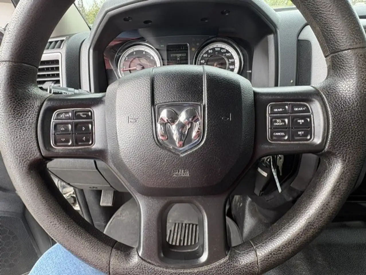 RAM 1500 снимка RAM 1500