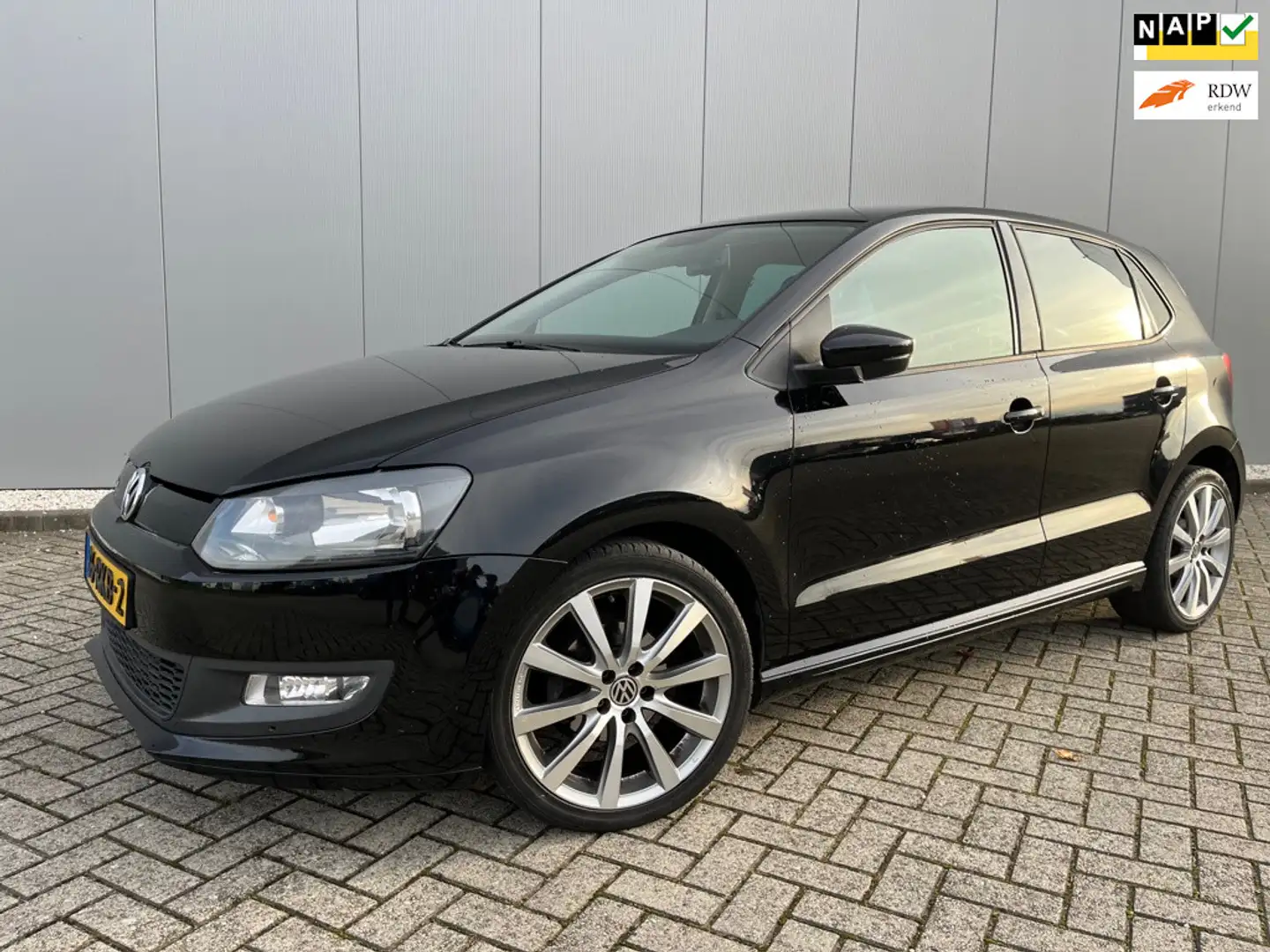 Volkswagen Polo 1.2 TDI BlueMotion Comfortline/ LEDER/ CLIMA/ NAVI Zwart - 1