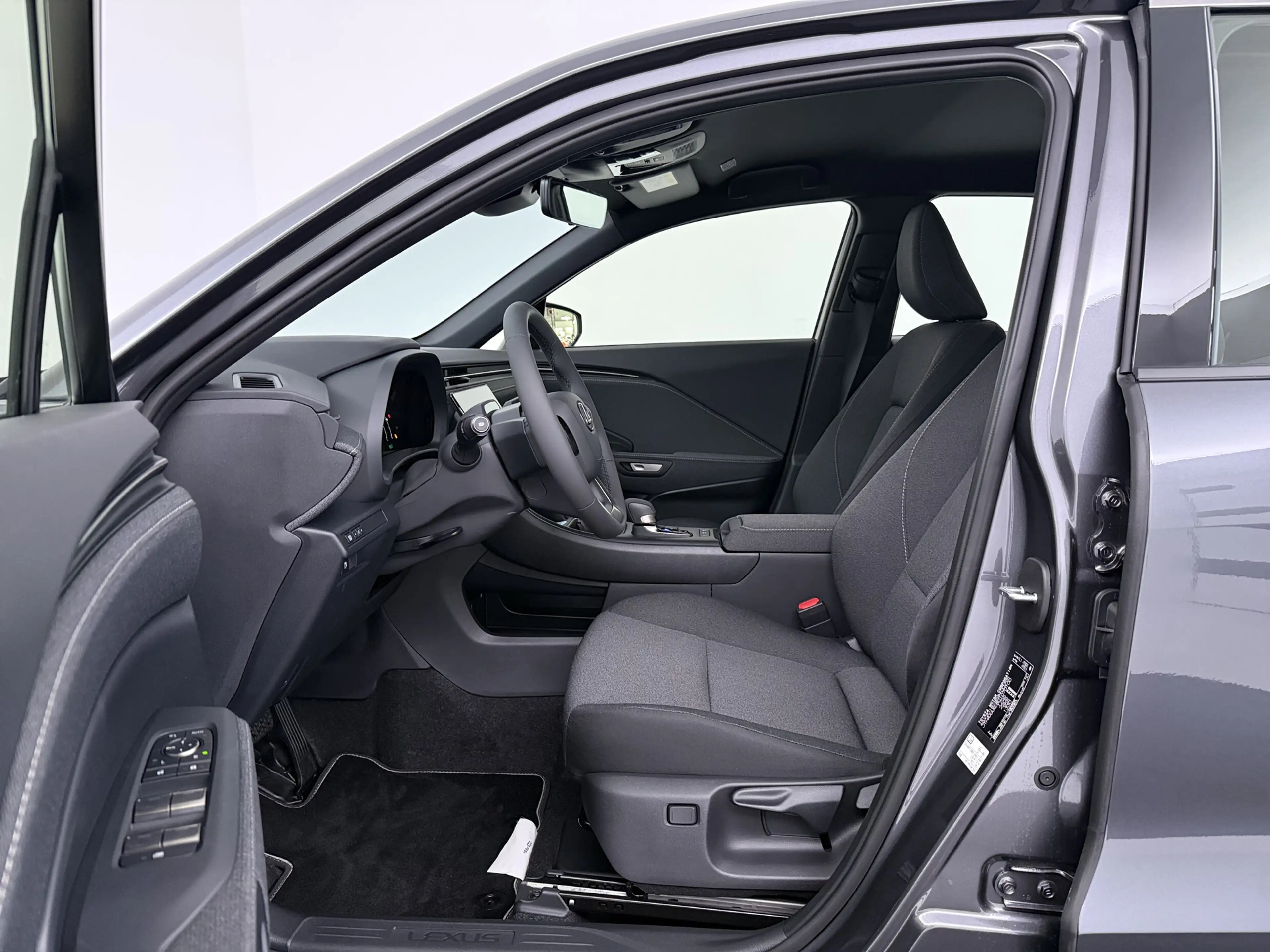 Lexus LBX 1.5 Hybrid Business Line | Navigatie | PDC | Leena — photo 4