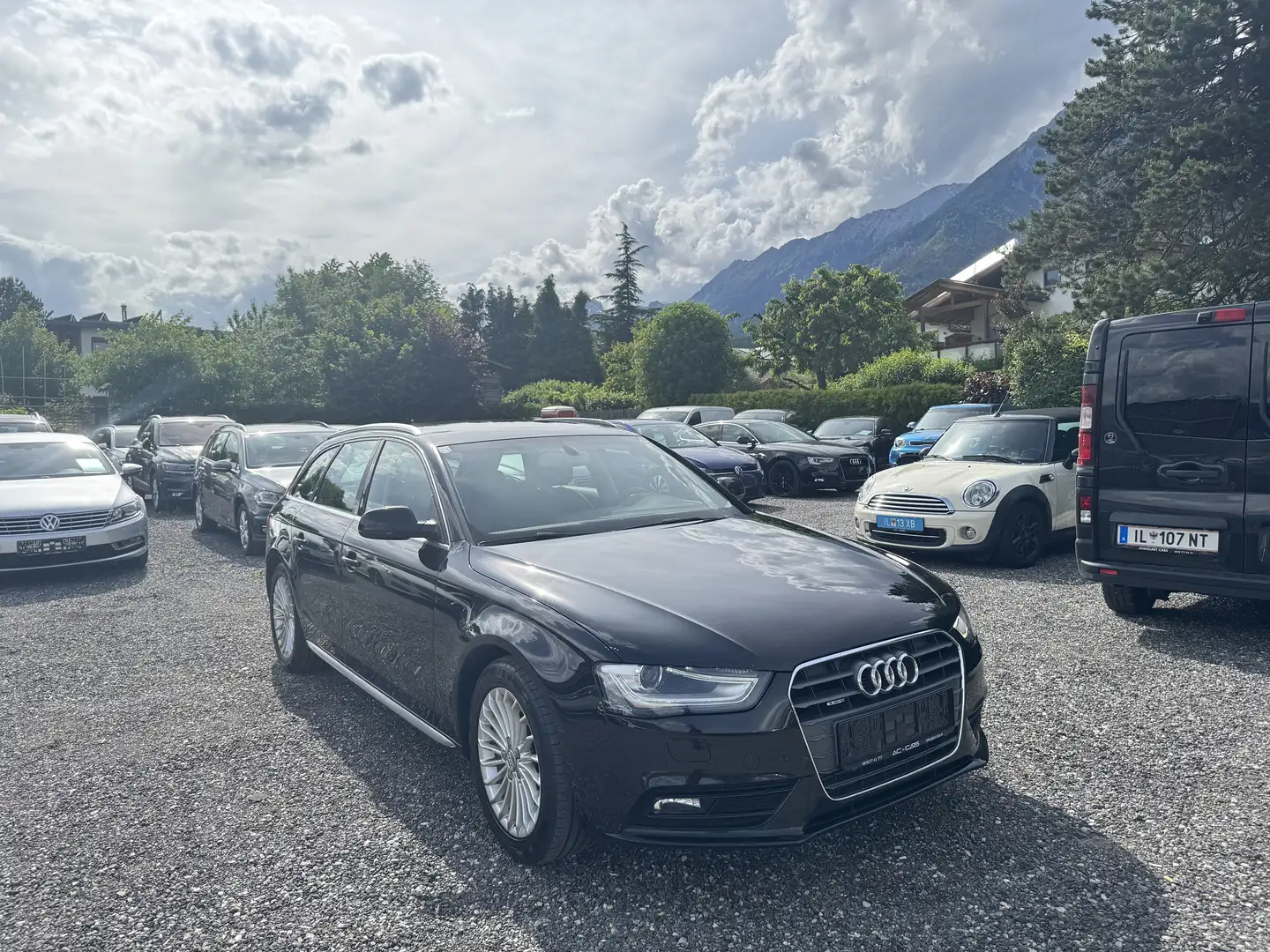 Audi A4 Attraction quattro Schwarz - 1
