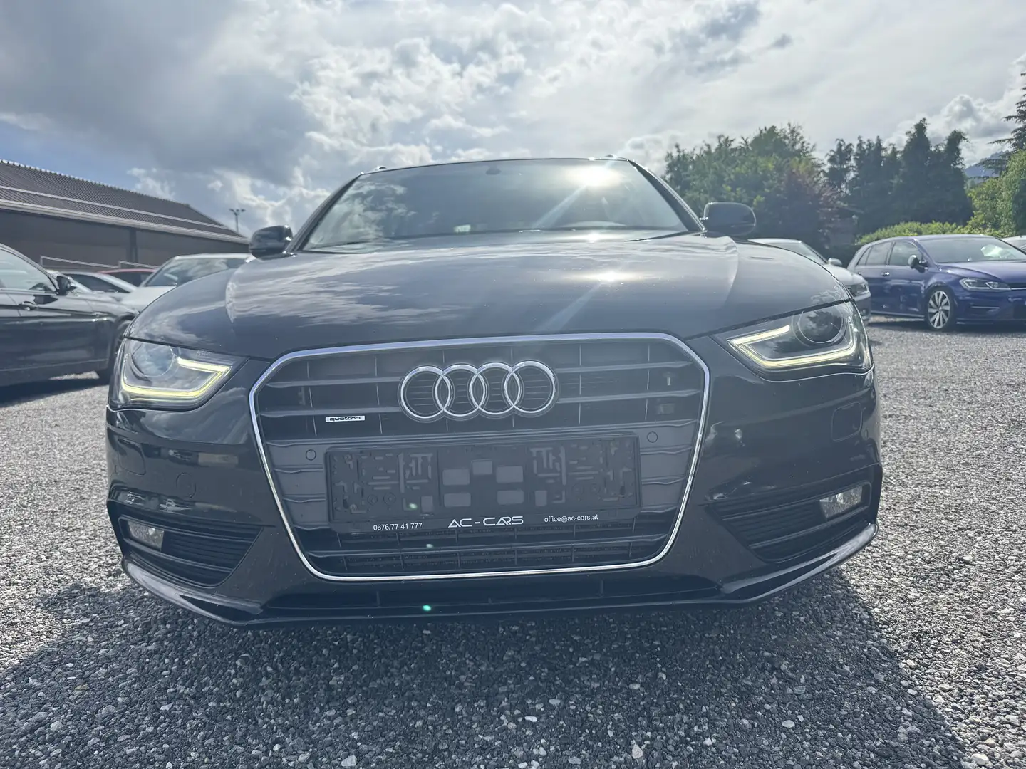 Audi A4 Attraction quattro Schwarz - 2