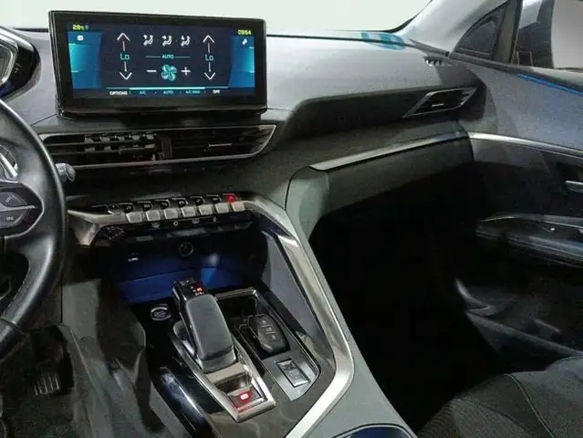 Peugeot 3008 view 11