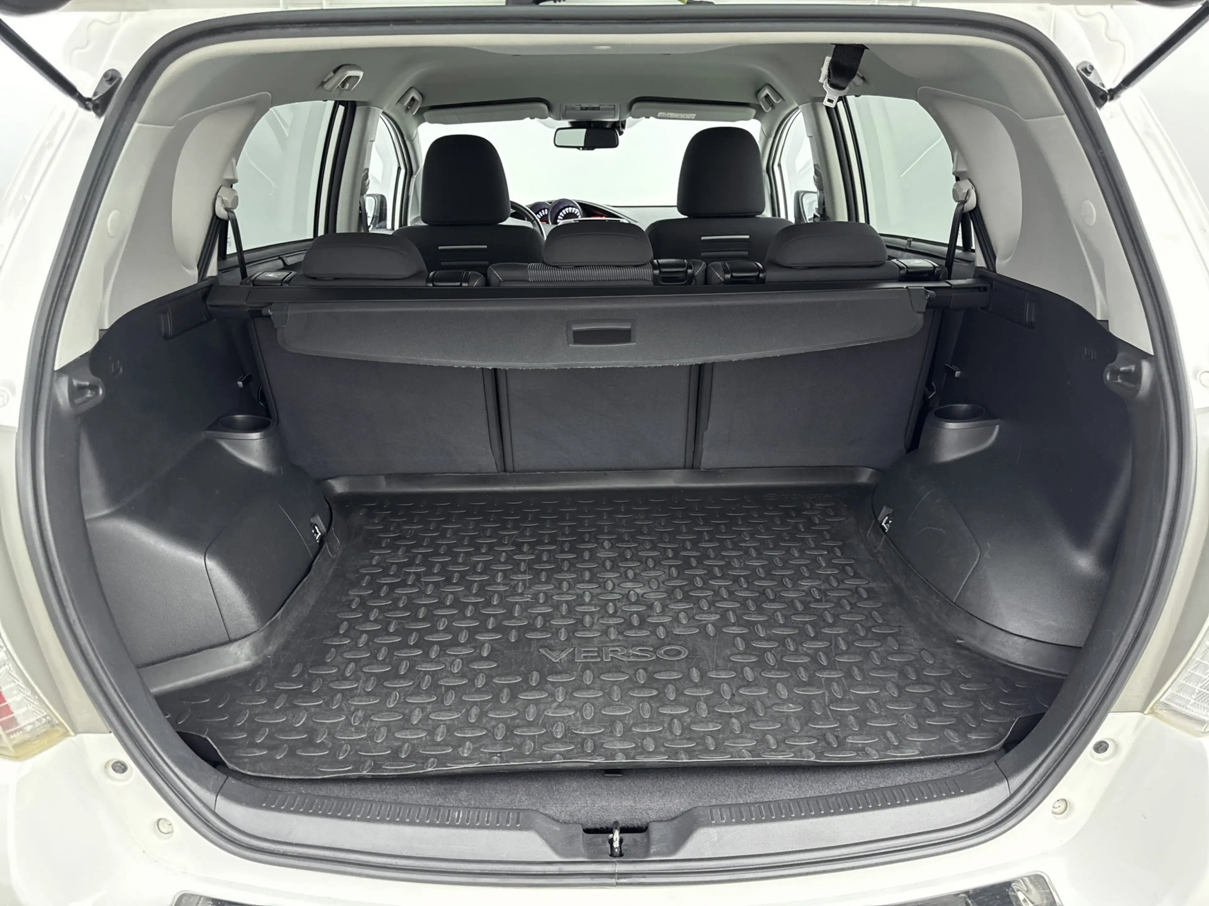 Toyota Verso 1.6 VVT-i Dynamic 50th anniversary // DEALERONDERH — photo 11