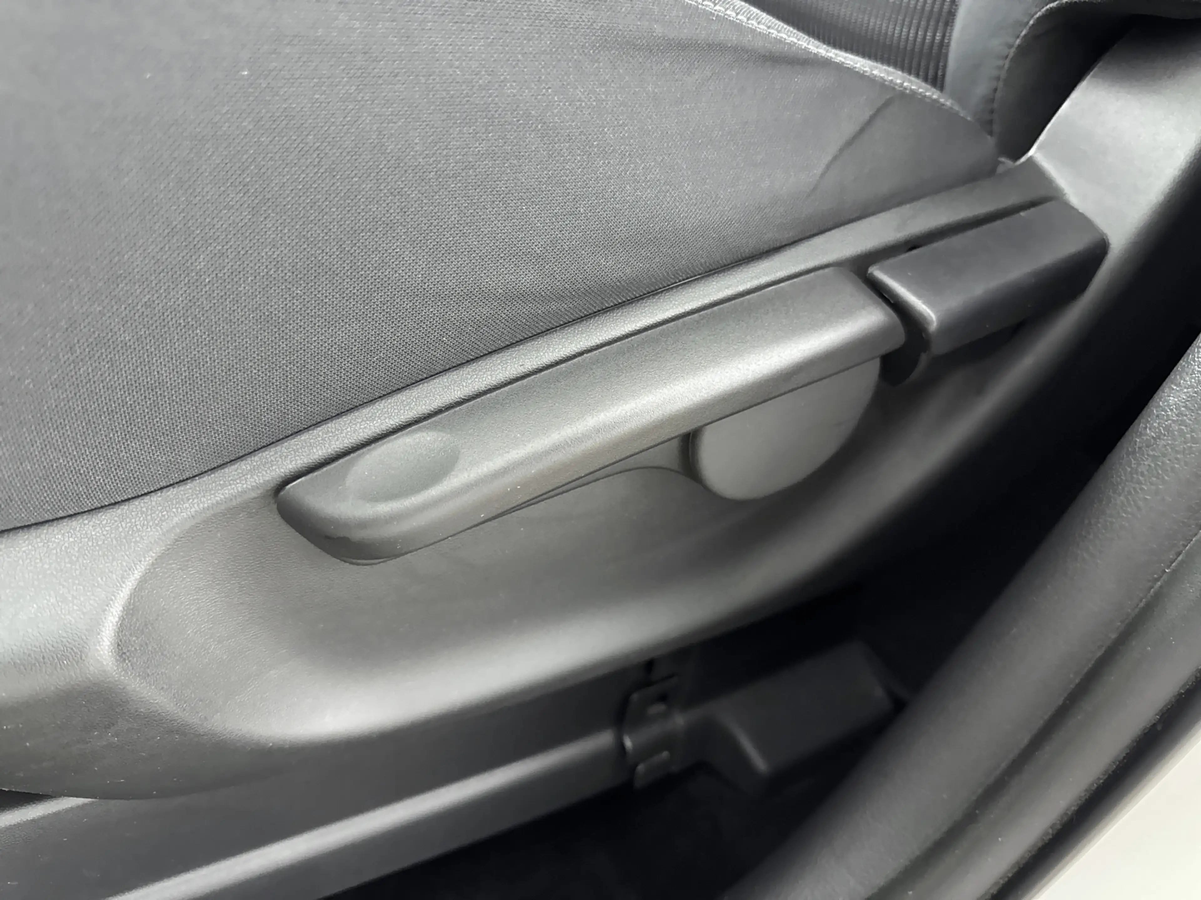 Toyota Verso 1.6 VVT-i Dynamic 50th anniversary // DEALERONDERH — photo 15