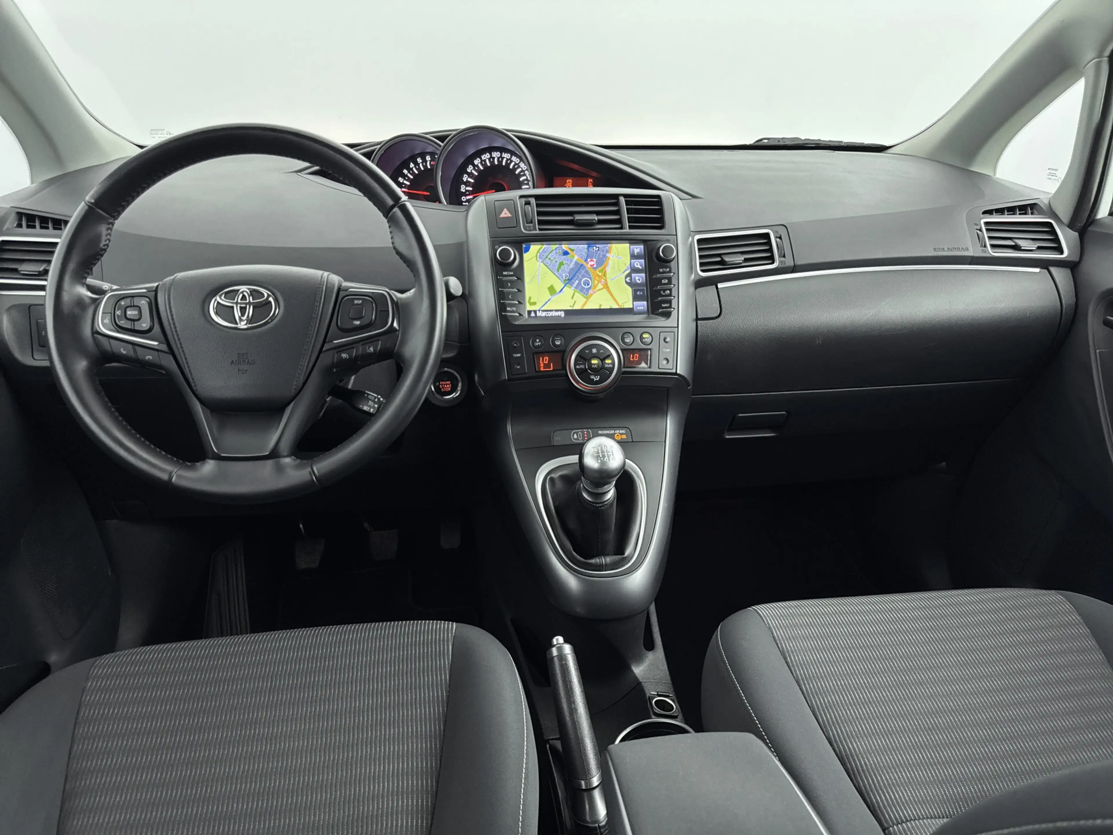 Toyota Verso 1.6 VVT-i Dynamic 50th anniversary // DEALERONDERH — photo 5