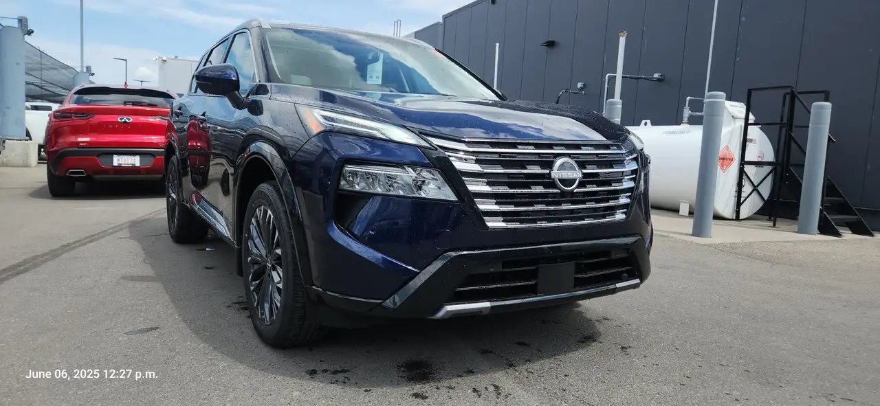 Nissan Rogue снимка Nissan Rogue