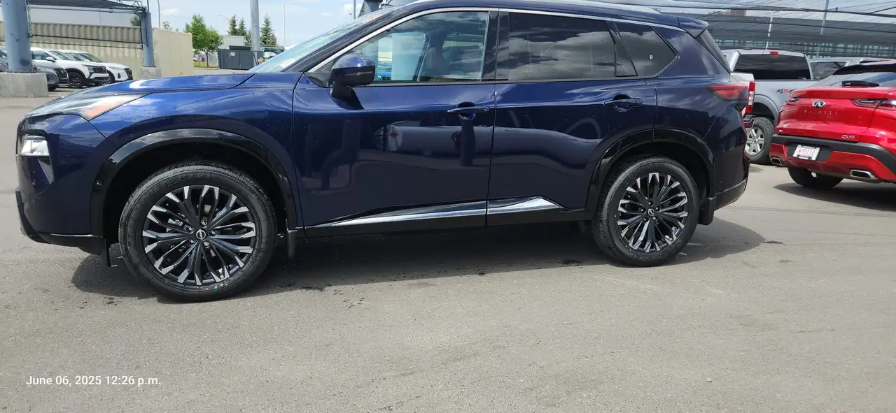 Nissan Rogue снимка Nissan Rogue