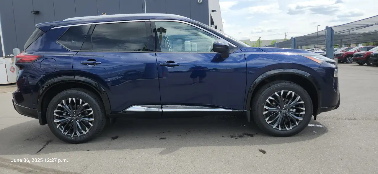 Nissan Rogue снимка Nissan Rogue