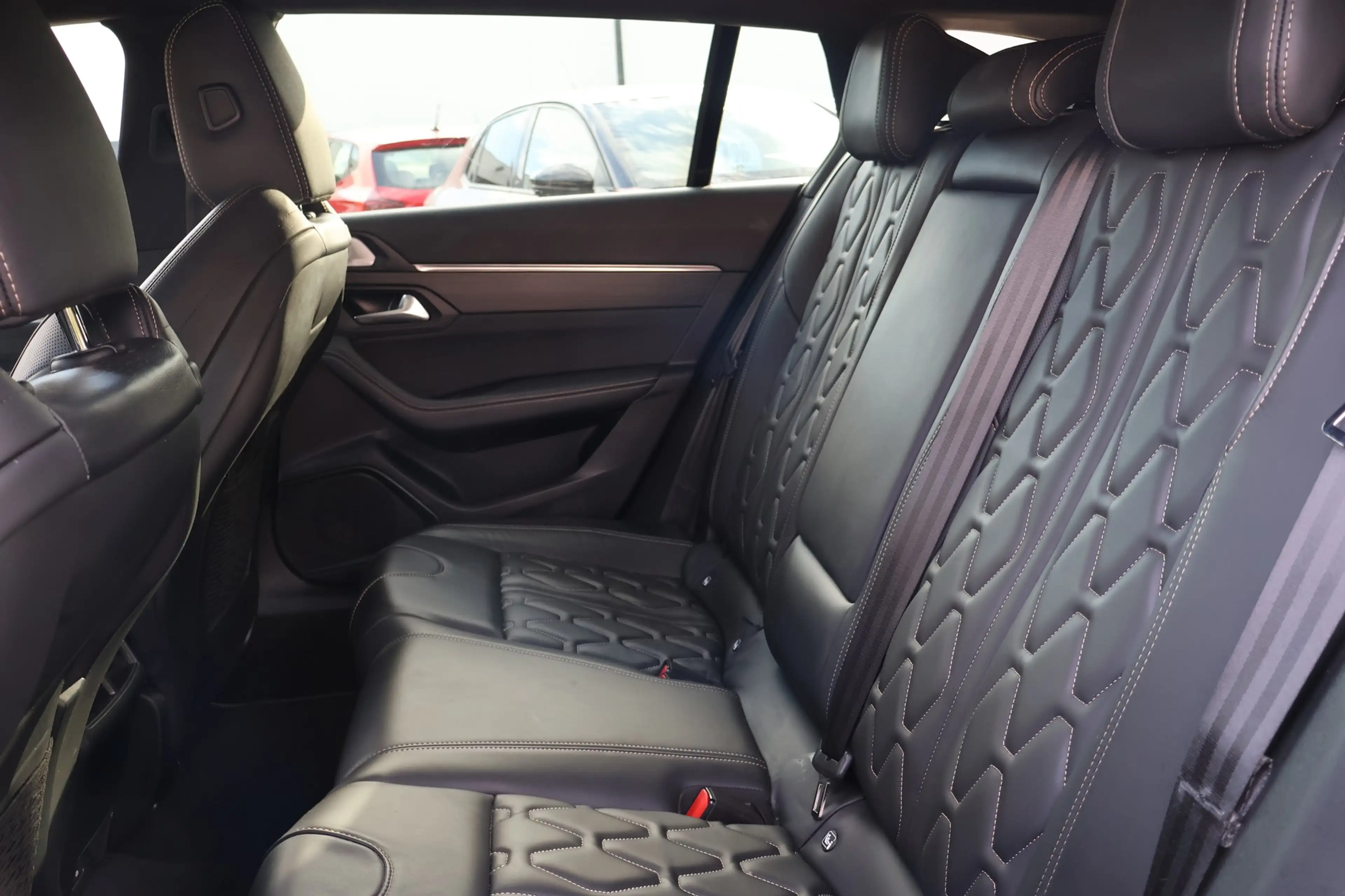 Peugeot 508 SW 1.2 12V e-THP GT Navi Totwinkel LED Leder — photo 15