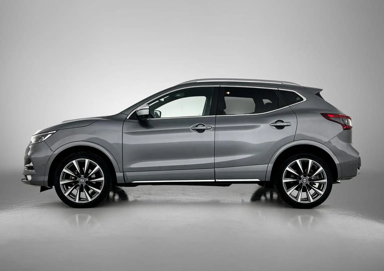 Nissan Qashqai 1.3 DIG-T Tekna + | Apple Carplay & Android Auto| Grijs - 2