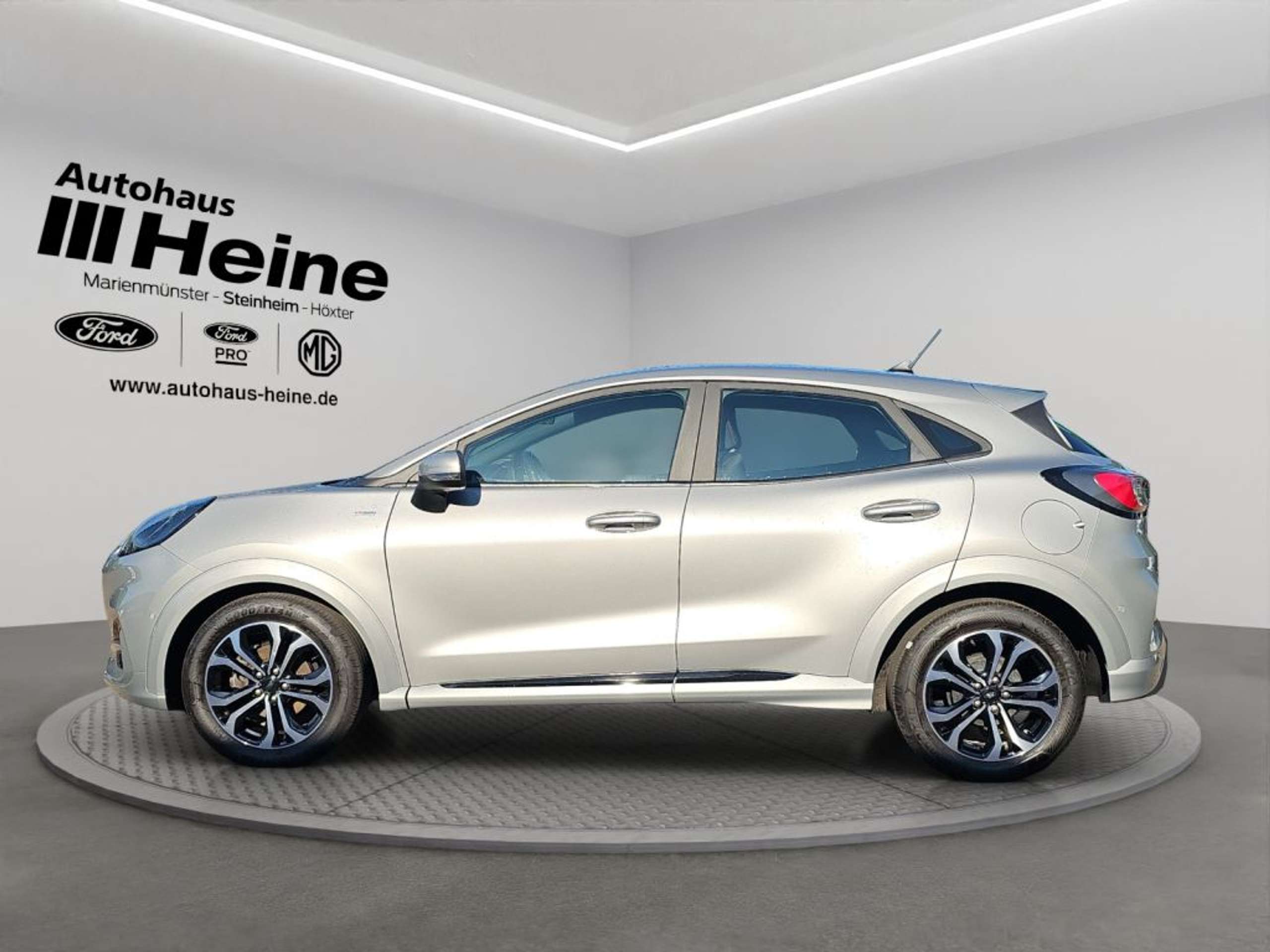 Fahrzeugabbildung Ford Puma 1.0 EcoBoost Hybrid Aut. ST-LINE - mit KI generiert/bearbeitet