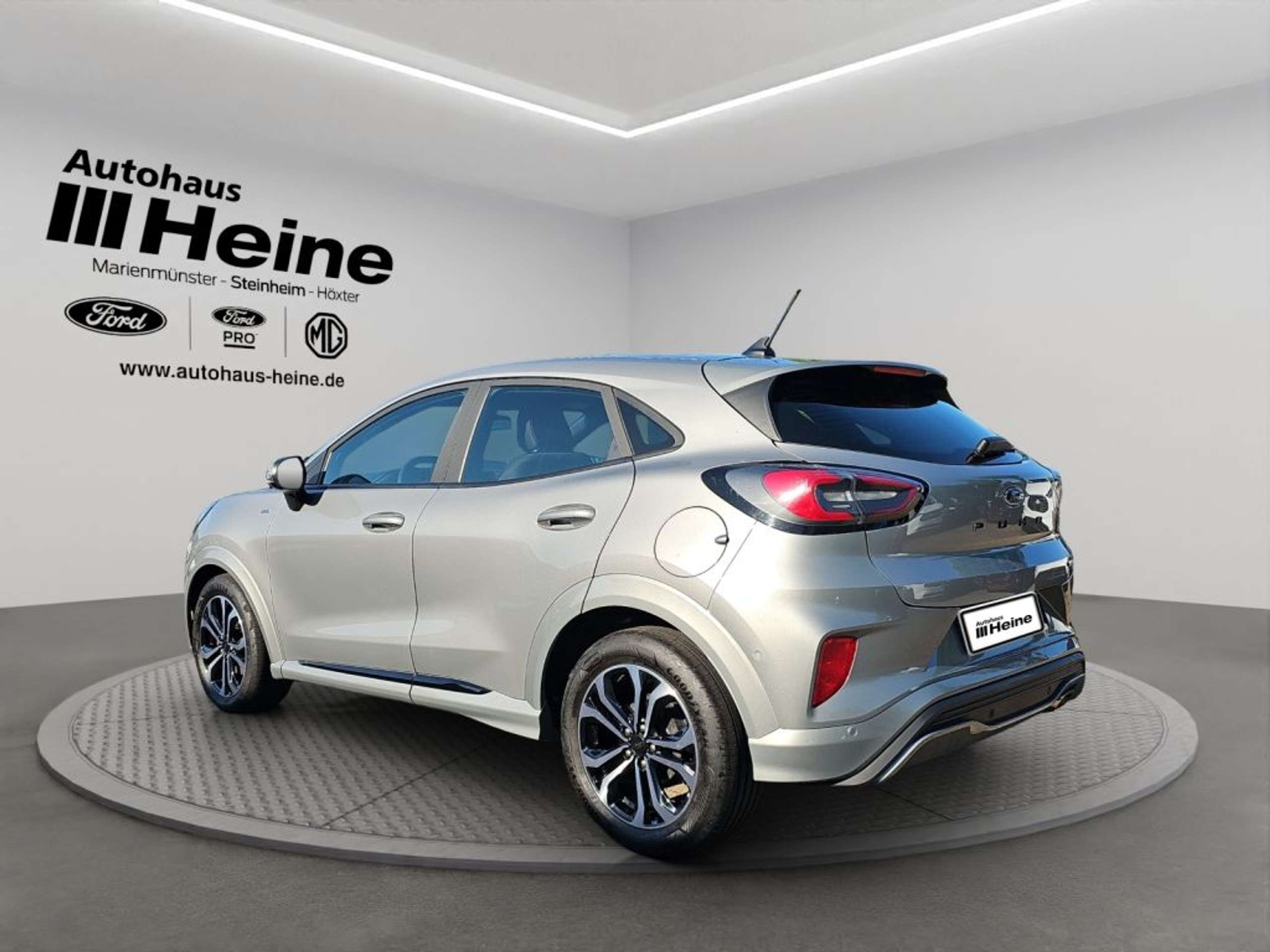Fahrzeugabbildung Ford Puma 1.0 EcoBoost Hybrid Aut. ST-LINE - mit KI generiert/bearbeitet