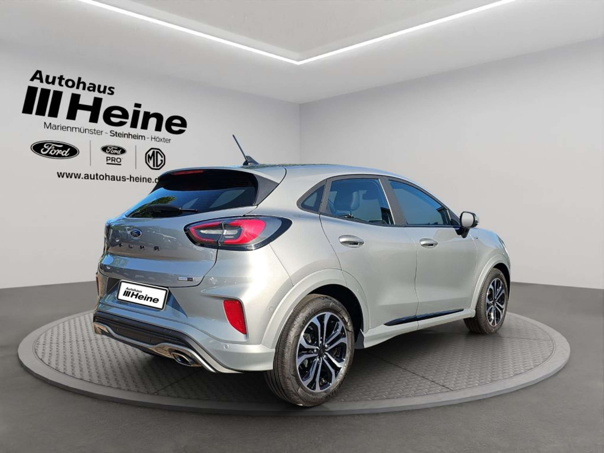 Fahrzeugabbildung Ford Puma 1.0 EcoBoost Hybrid Aut. ST-LINE - mit KI generiert/bearbeitet