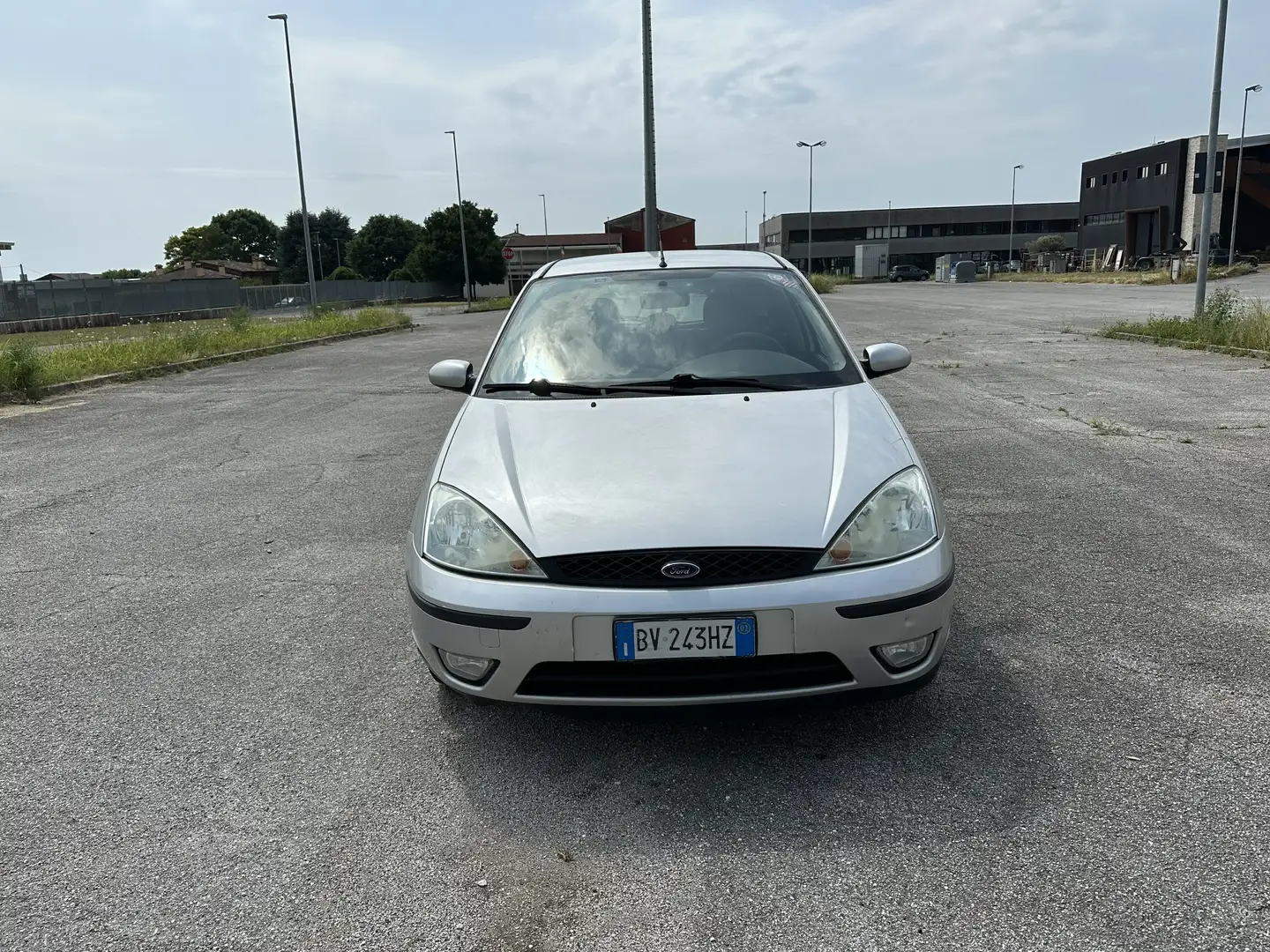 Ford Focus 5p 1.6i 16v Zetec - 2