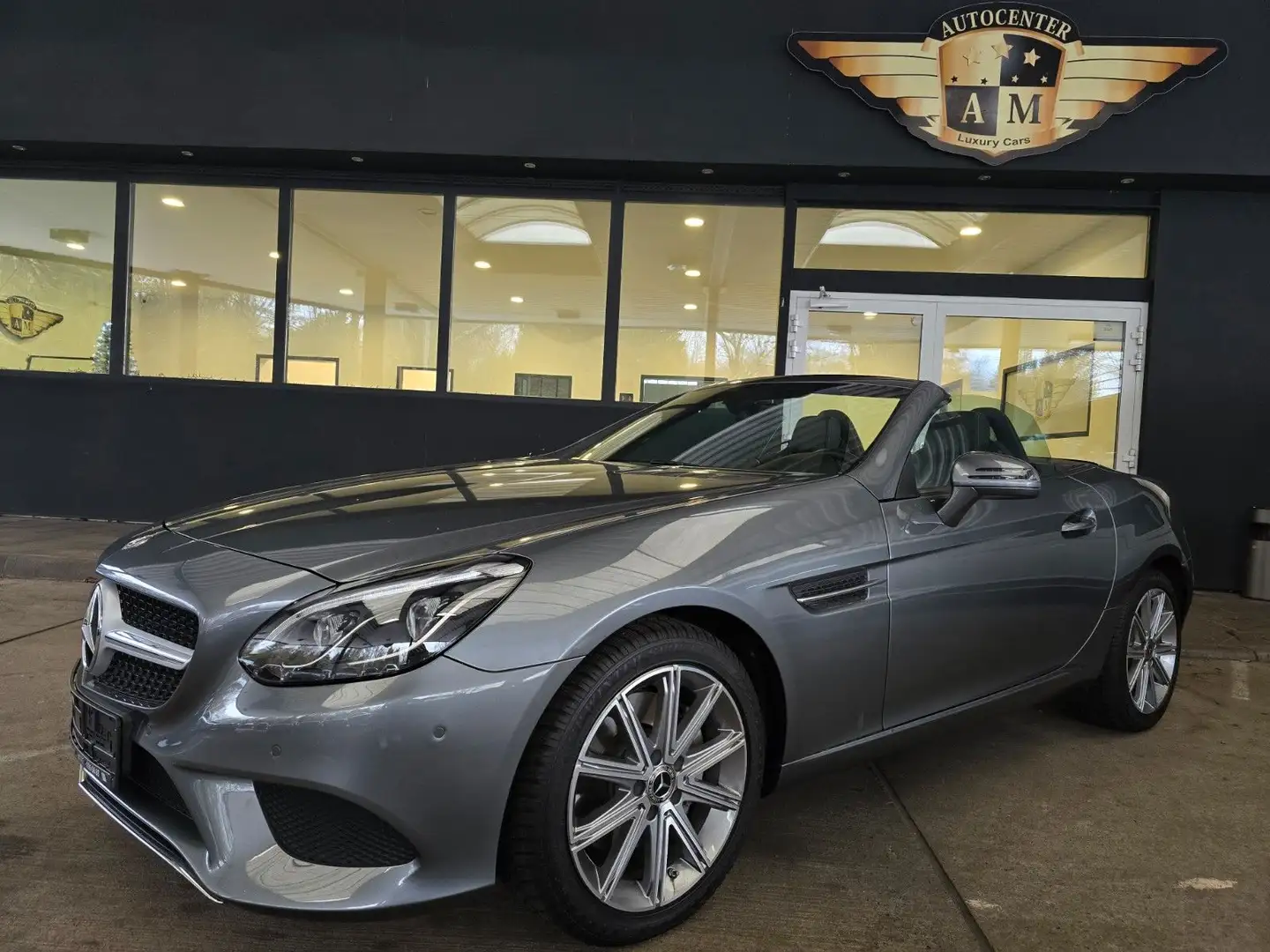 Mercedes-Benz SLC 200 Roadster AIR/LED/Kamera/1.Hand/6900KM Grau - 1