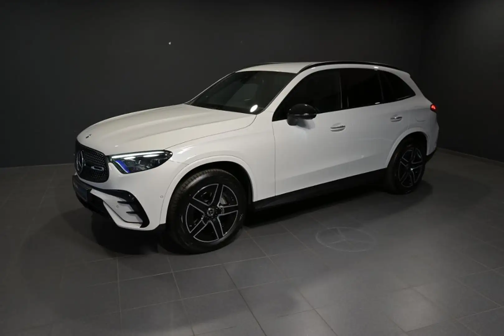 Mercedes-Benz GLC 300 e 4M AMG Line Premium/Distro/Burm/Memory Weiß - 1