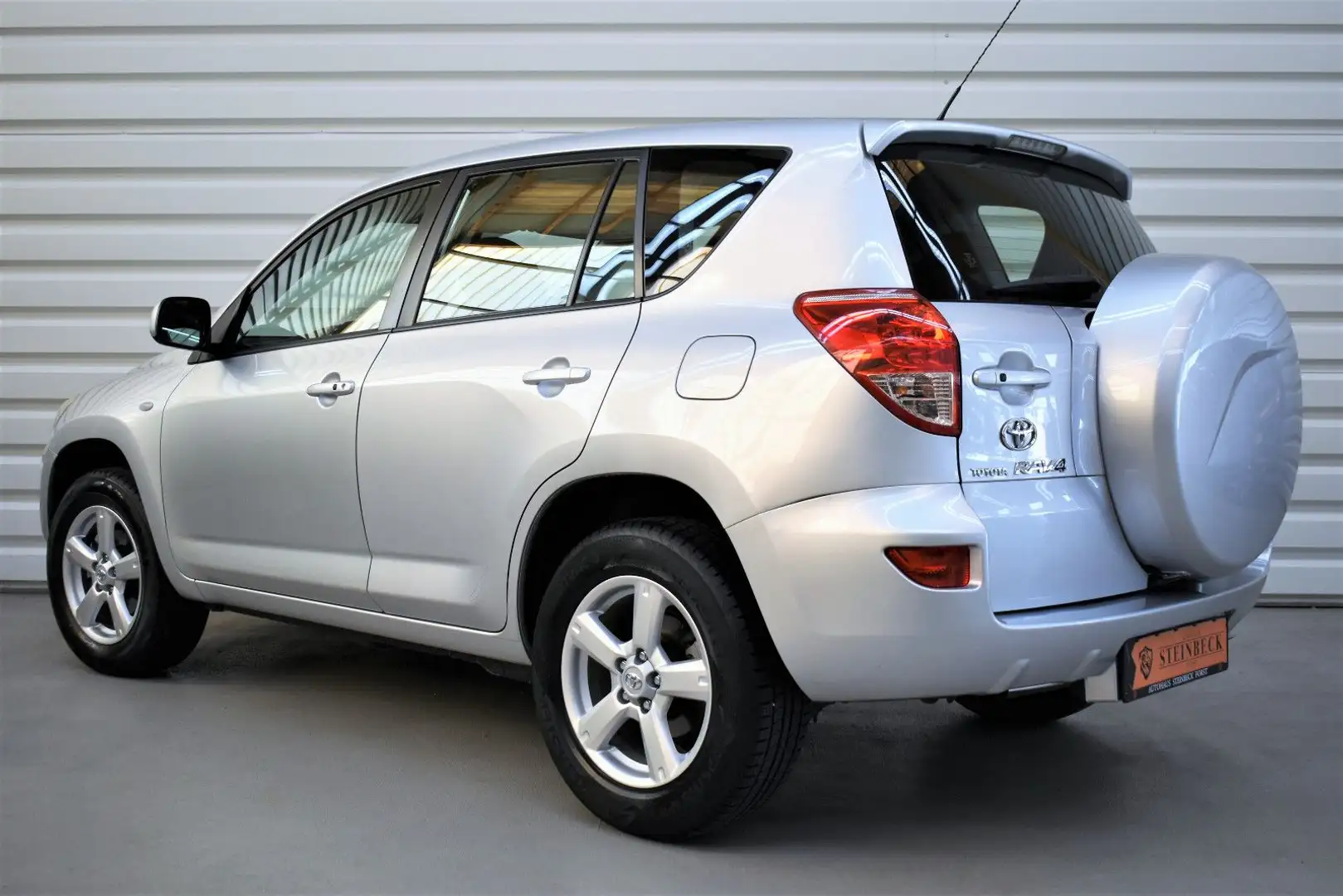 Toyota RAV 4 4 Executive+Keyless+Tempomat+SHZ+57.000KM Argent - 2