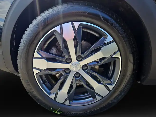 Peugeot 5008 view 10