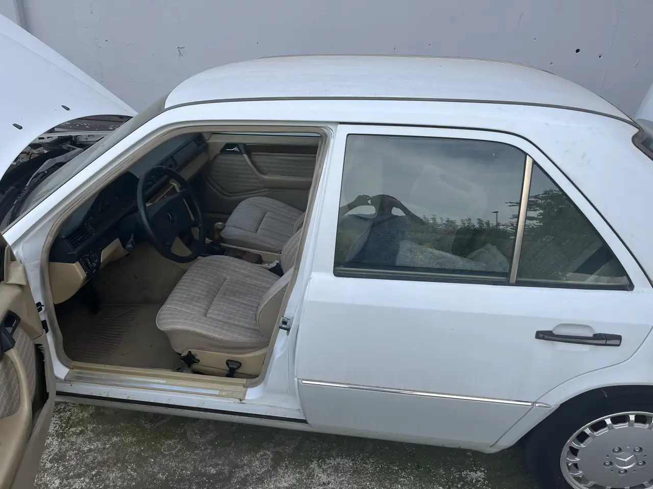 Mercedes-Benz E 200 (124), foto 3