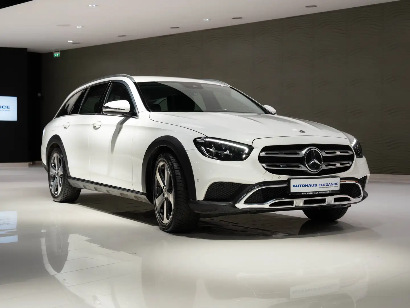 Mercedes-Benz E 220 d 4Matic All-Terrain*LUFT*HIGH-LED*AVANTGARD Weiß - 2