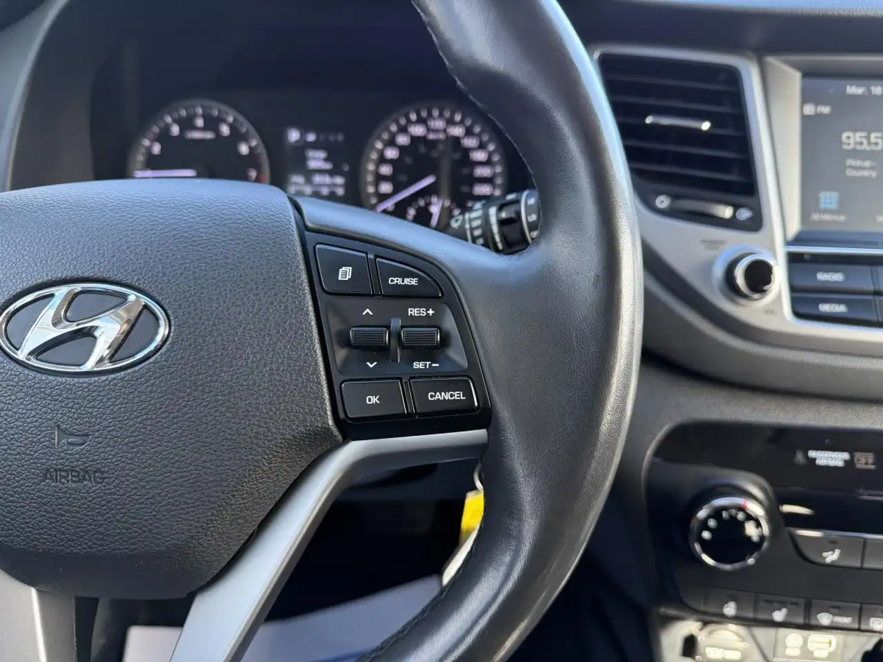 Hyundai TUCSON снимка Hyundai TUCSON