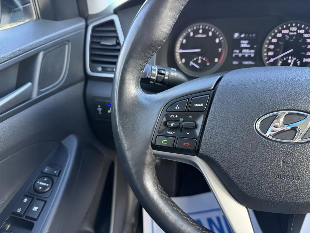 Hyundai TUCSON снимка Hyundai TUCSON