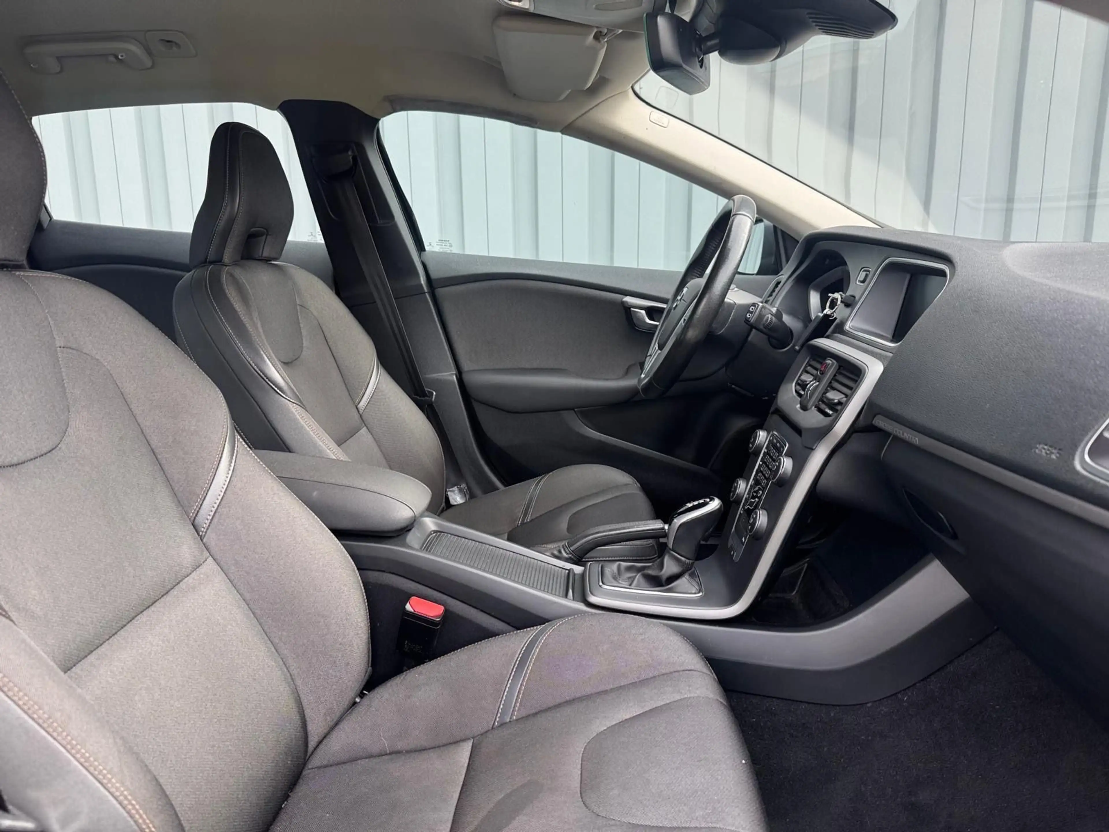 Volvo V40 Cross Country Momentum*AUT*NAVI — photo 13
