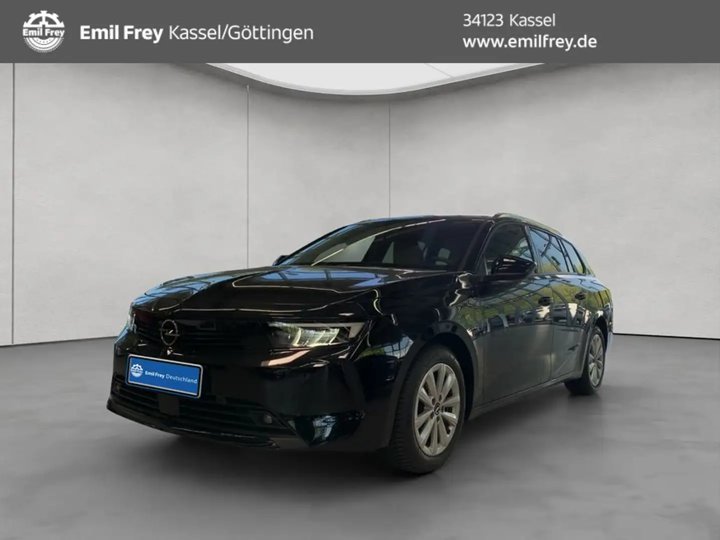Opel Astra Sports Tourer 1.2 Turbo Autom Elegance AHK Zwart - 1