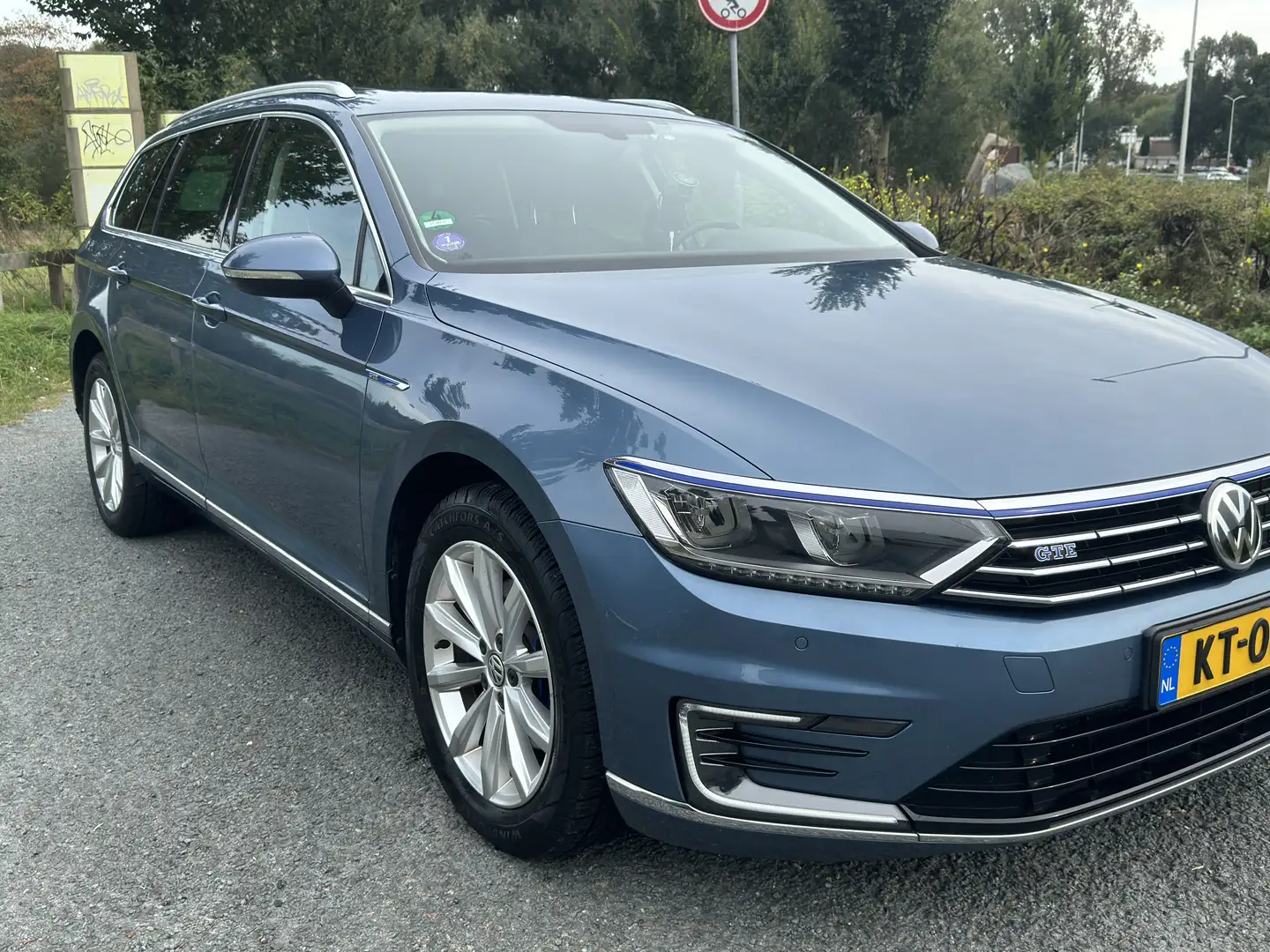 Volkswagen Passat GTE 1.4 TSI Plug-in Hybrid (2016) Blauw - 2