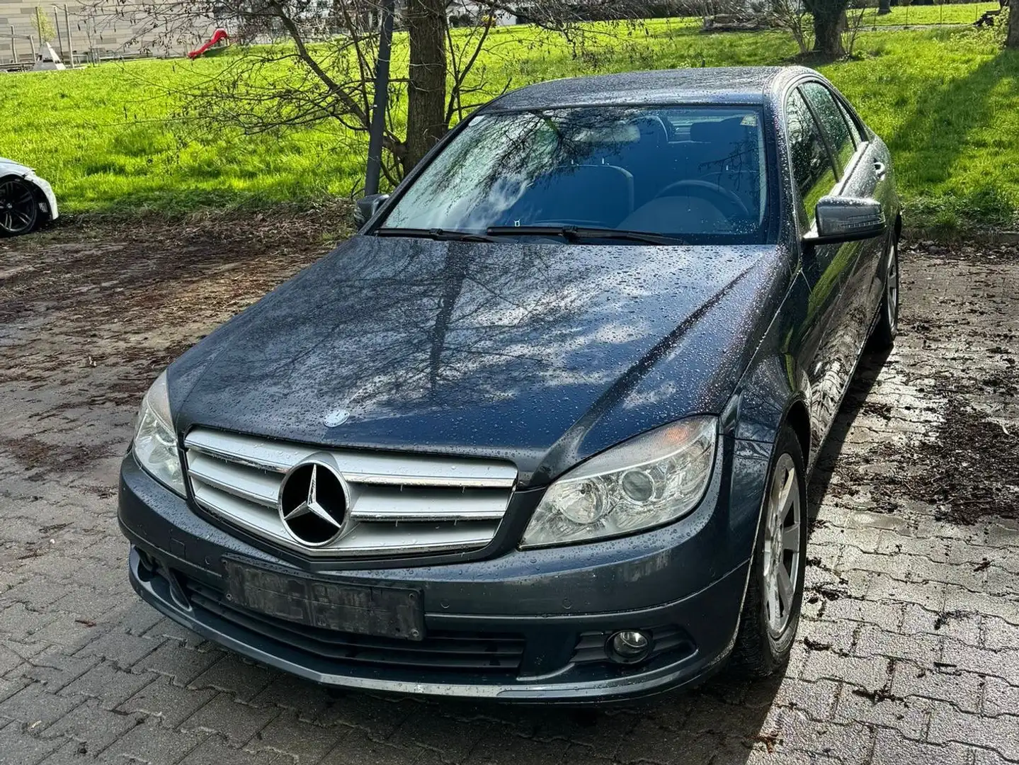 Mercedes-Benz C 180 C 180 CDI BlueEfficiency Automatik Limousine Grau - 2