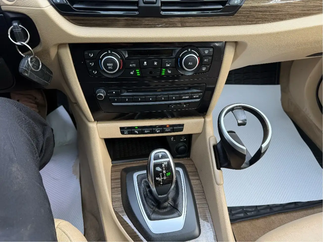 BMW X1 снимка BMW X1