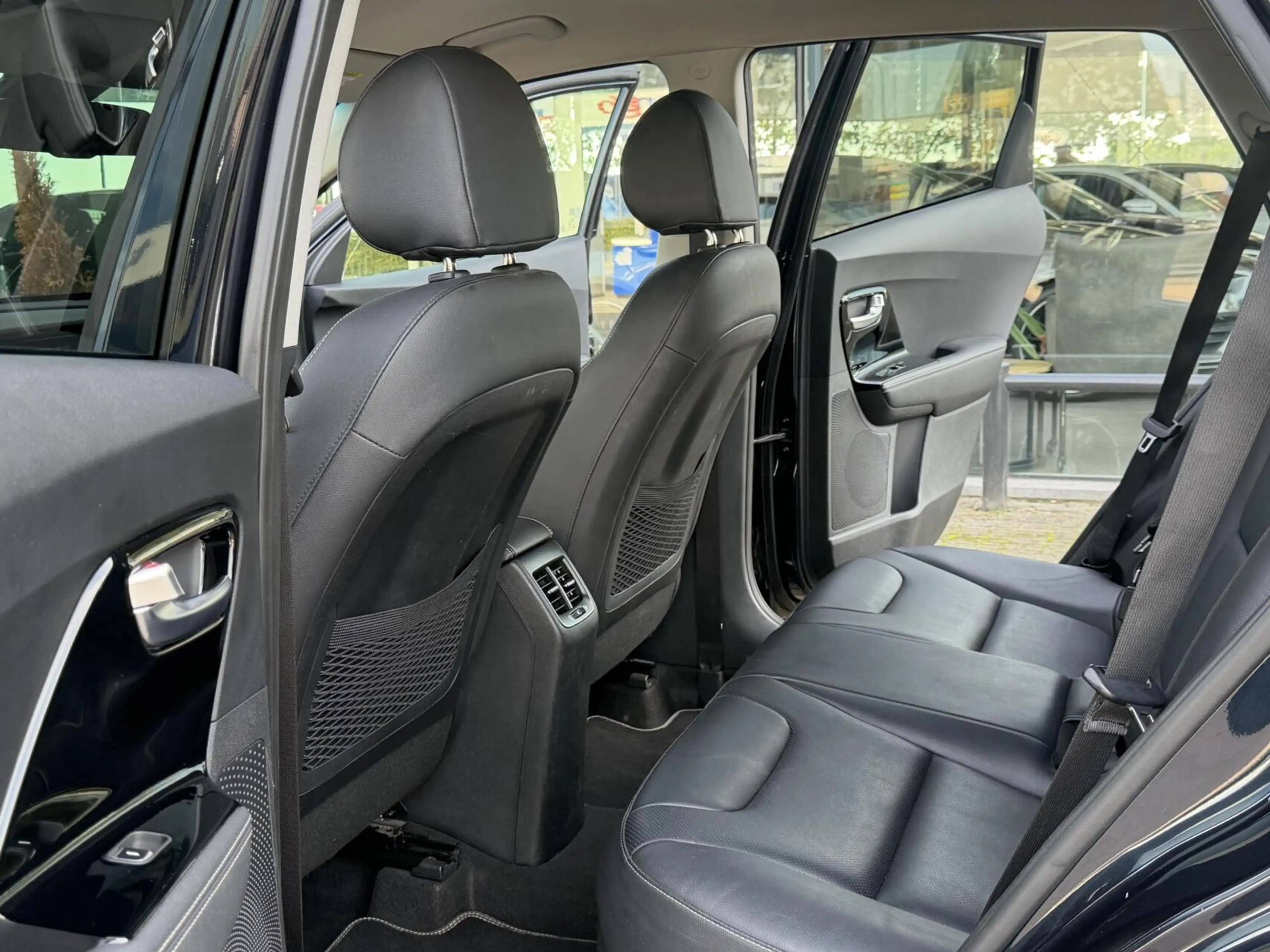 Kia Niro 1.6 GDi Hybrid DynamicPlusLine Leder LED PDC 2021 — photo 18