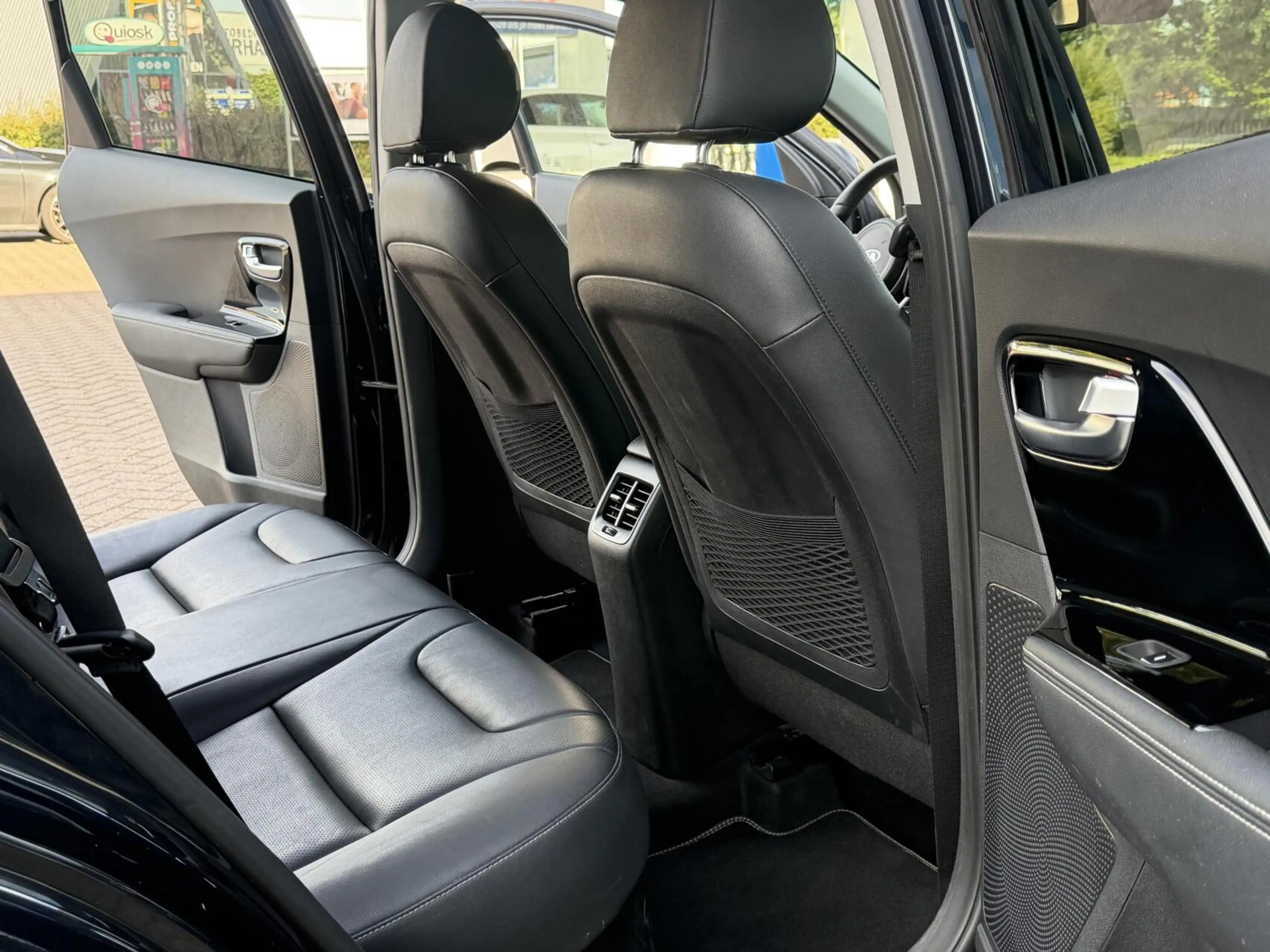 Kia Niro 1.6 GDi Hybrid DynamicPlusLine Leder LED PDC 2021 — photo 20