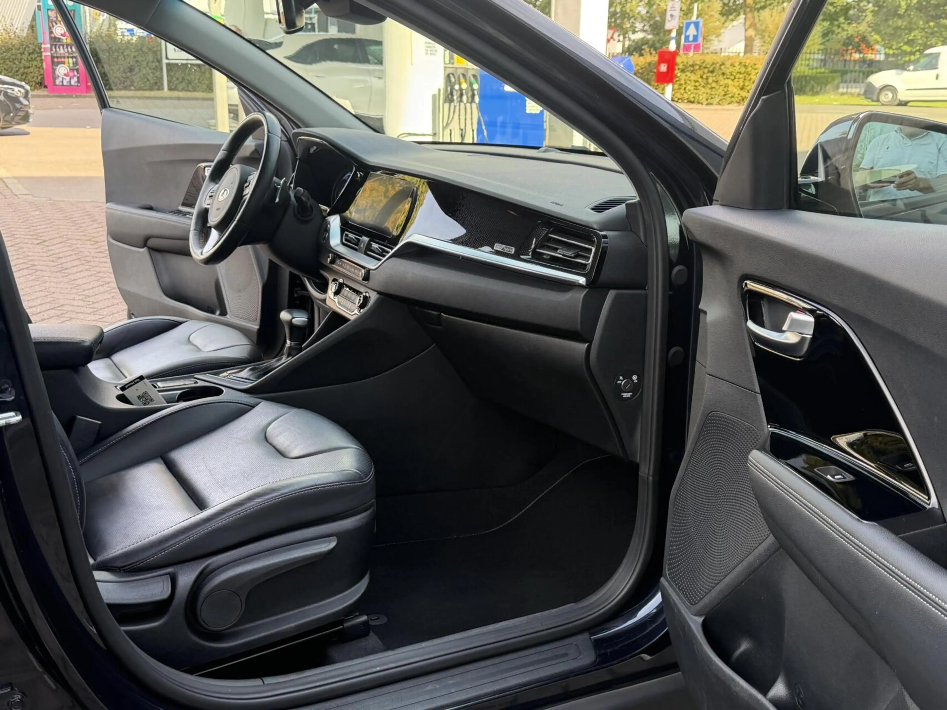 Kia Niro 1.6 GDi Hybrid DynamicPlusLine Leder LED PDC 2021 — photo 19