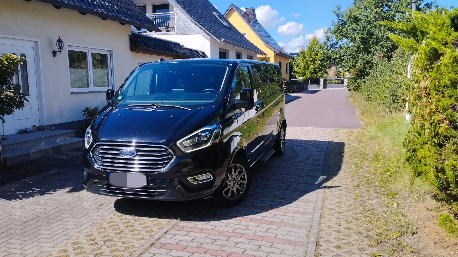 Ford Transit Custom 320 L2 Tourneo Titanium X Schwarz - 1