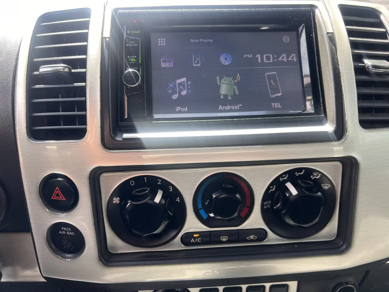 Nissan Frontier снимка Nissan Frontier
