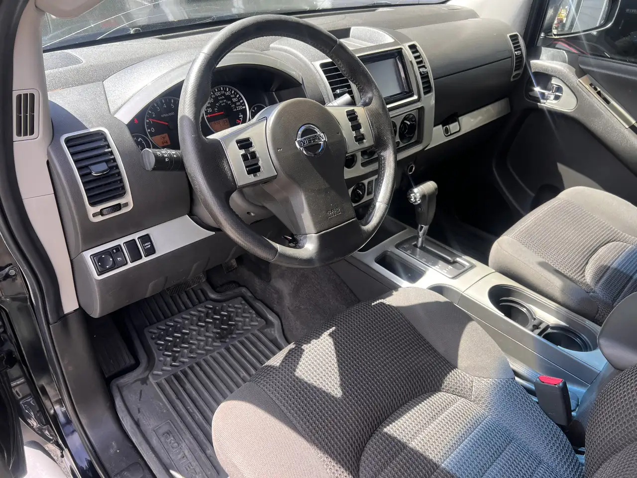 Nissan Frontier снимка Nissan Frontier